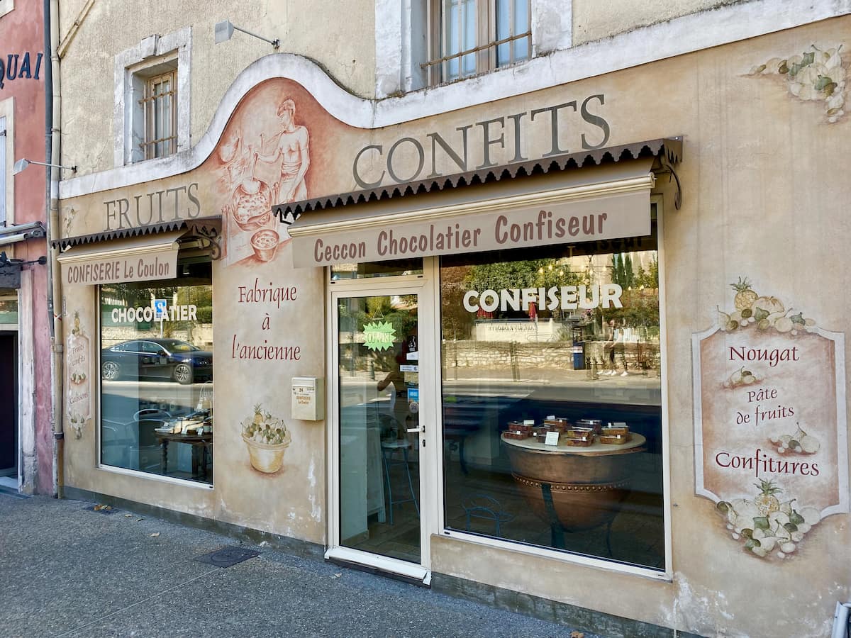 shop in Apt, France, selling traditional fruits confits or candied fruits