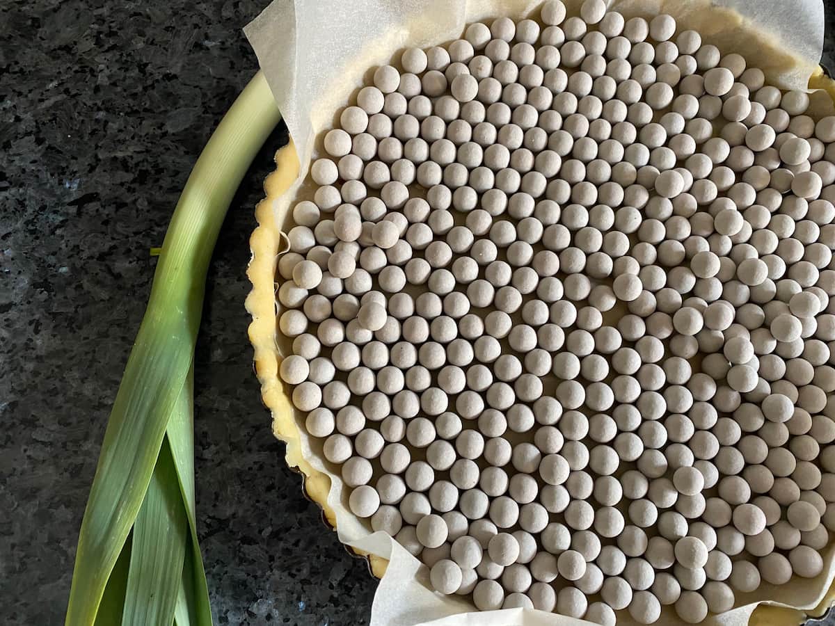 leek pie crust with baking beans