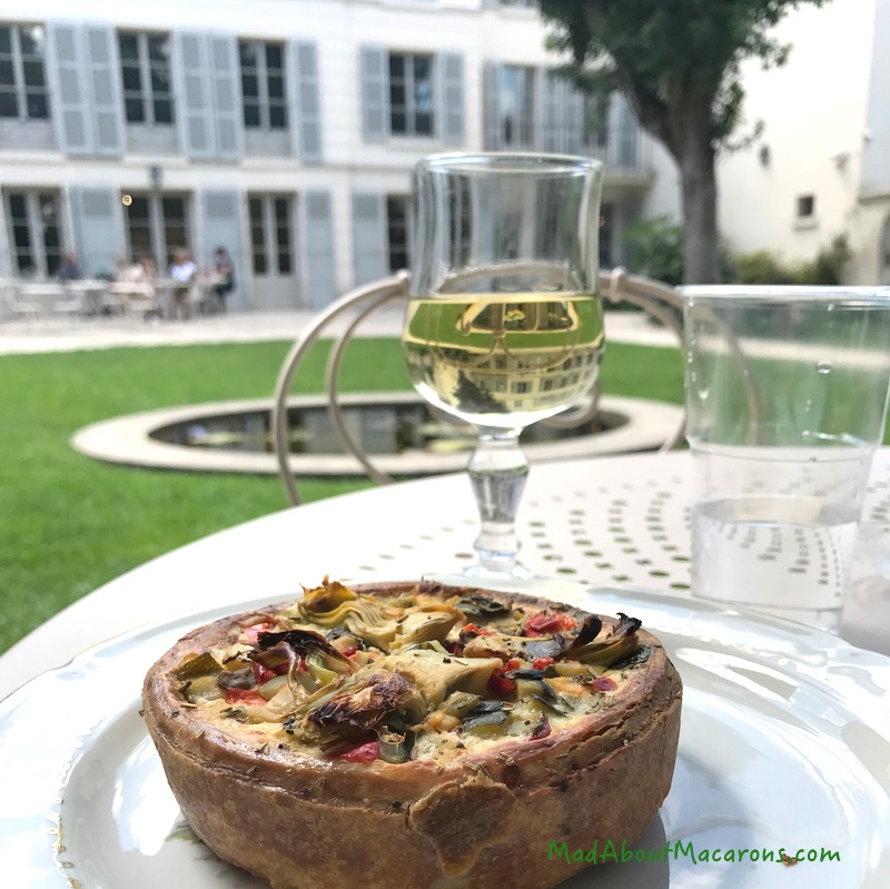 cafe renoir montmartre museum garden