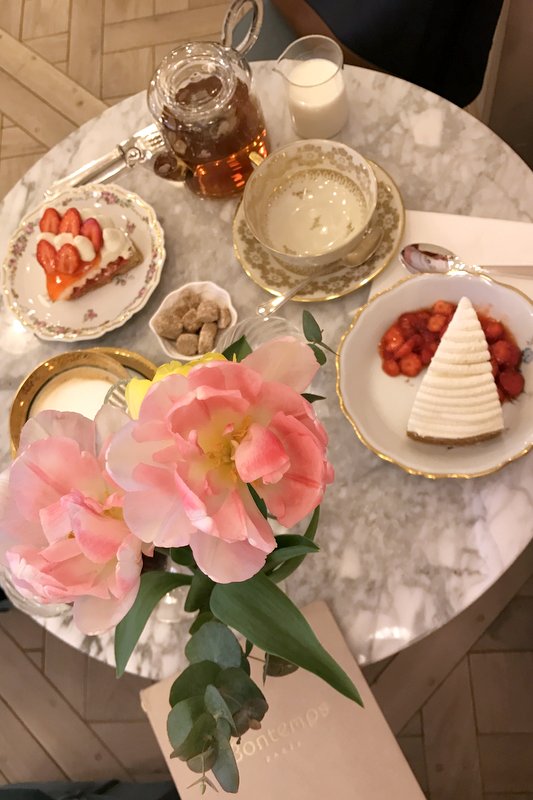 air-conditioned paris tea salons