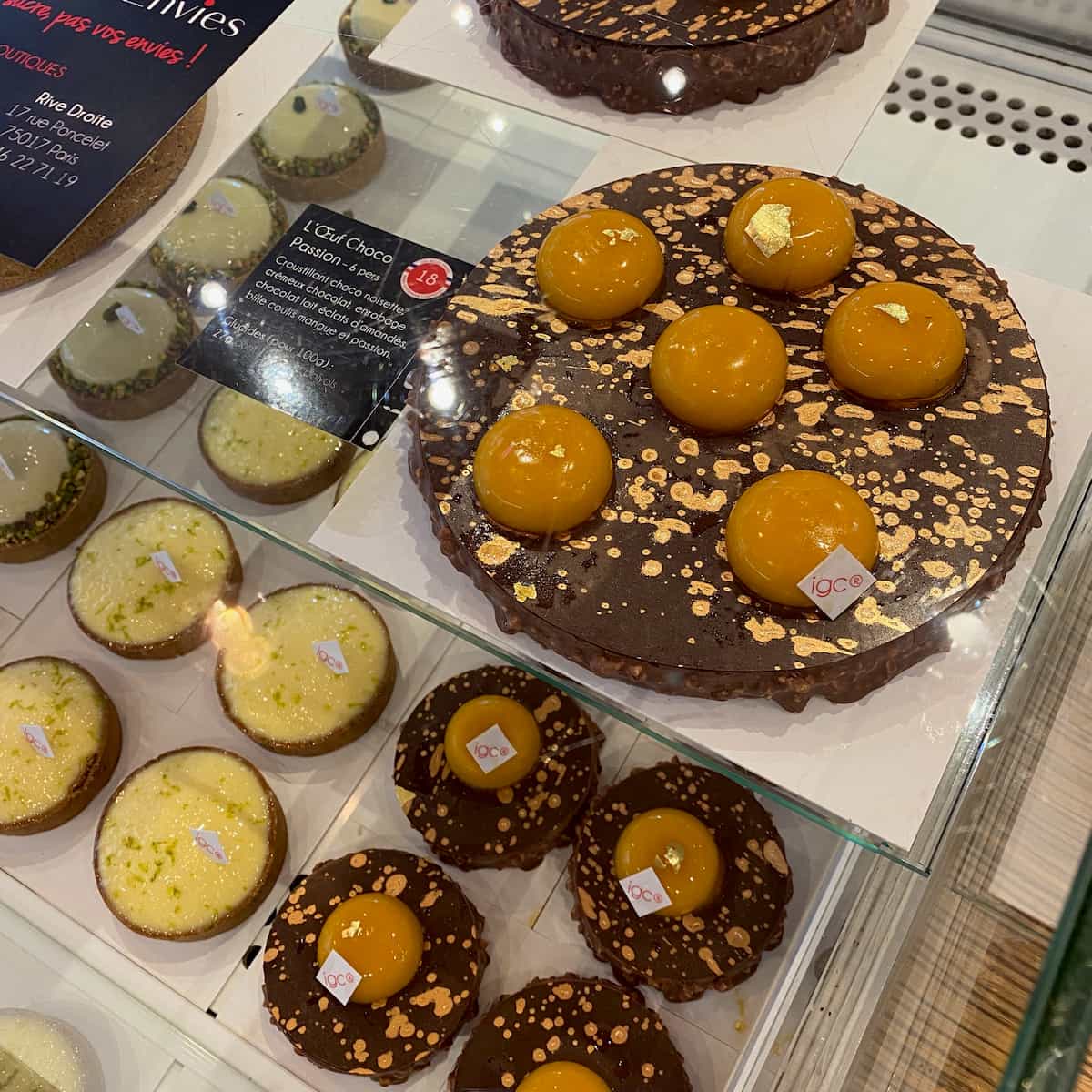Paris window of lemon and chocolate tarts with low glycemic index