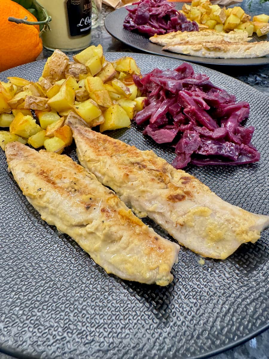 pan-fried mackerel fillets with mustard