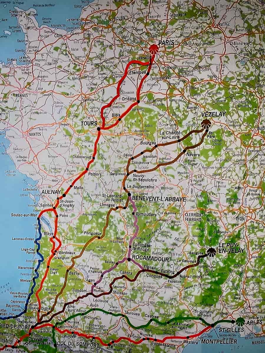 map showing the main starting points in France to Santiago de Compostella with Paris and Vezelay the two main pilgrimage points