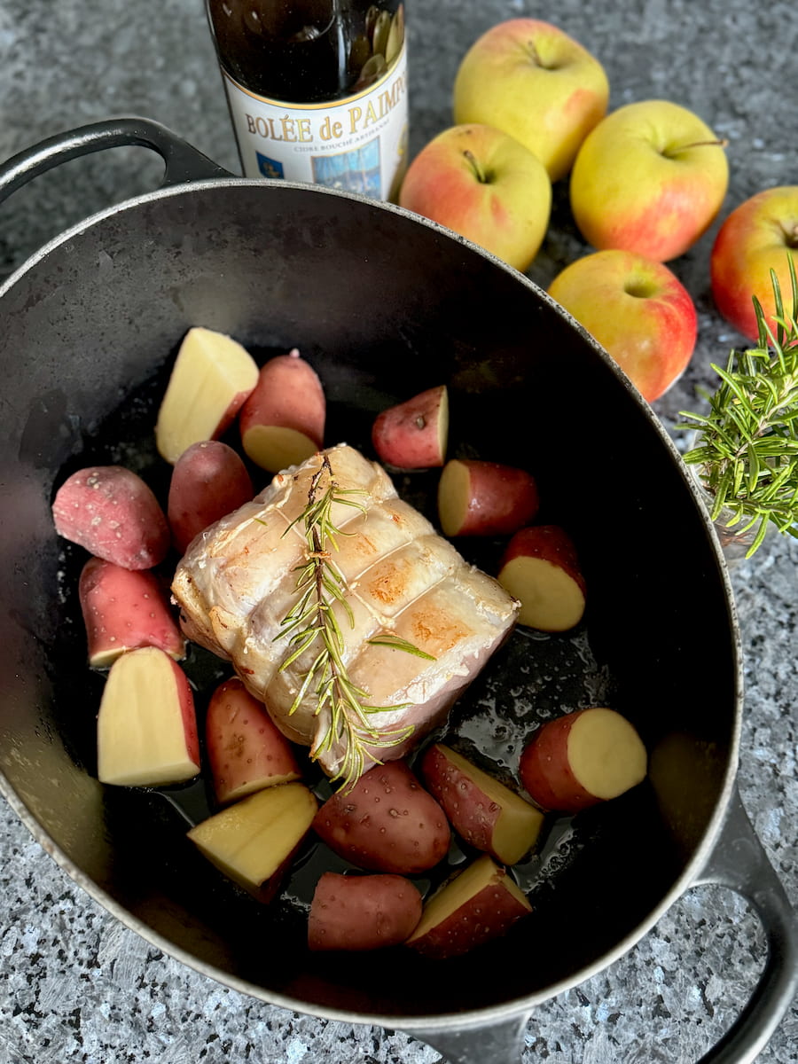 how to cook pork roast in a crock pot with potatoes and apples