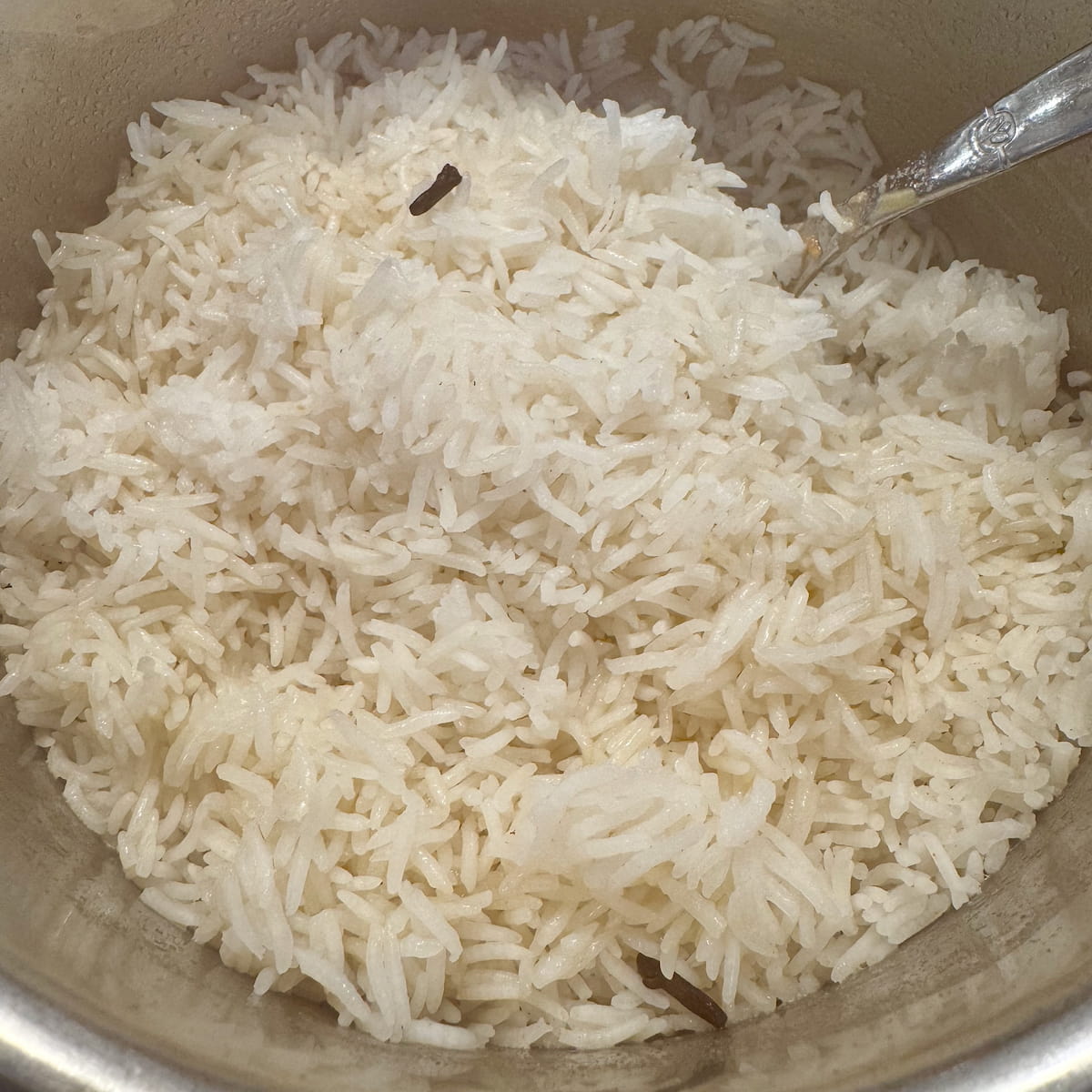 fluffy and fragrant Indian style long grain rice made without a rice cooker